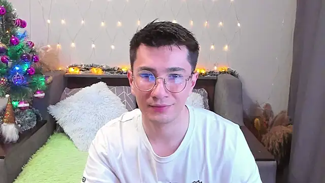 Snapshot of Yumi_steve chatting on December 2024 07:11:01 PM Yumi steve online show from December 2024 07:11:01 PM
