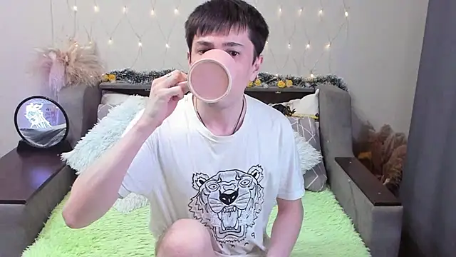 Snapshot of Yumi_steve chatting on September 2025 04:02:02 PM Yumi steve online show from September 2025 04:02:02 PM