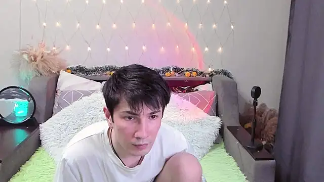 Yumi steve online show from November 2025 05:17:02 PM