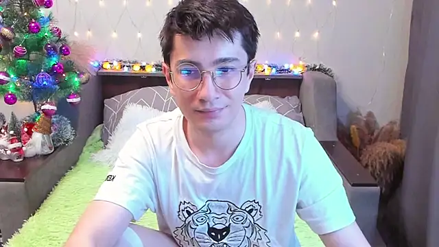 Snapshot of Yumi_steve chatting on December 2024 07:52:01 PM Yumi steve online show from December 2024 07:52:01 PM
