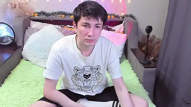 Yumi steve online show from November 2025 04:23:01 PM