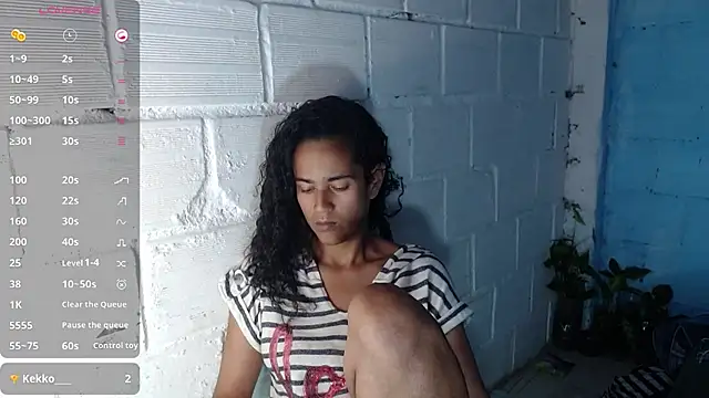 Snapshot of jasminne_ chatting on October 2025 05:04:02 PM jasminne online show from October 2025 05:04:02 PM