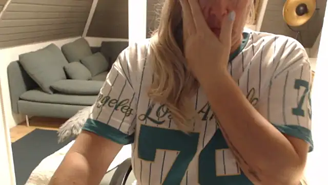 KimMitchelli online show from November 2025 05:07:01 AM