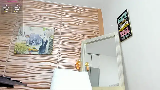 mia pineda online show from March 2026 07:39:01 PM