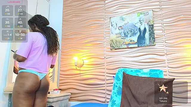 mia pineda online show from October 2025 08:10:02 PM