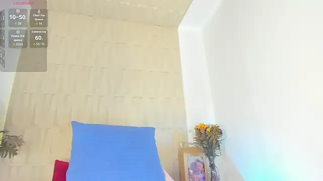 mia pineda online show from June 2026 07:07:01 PM