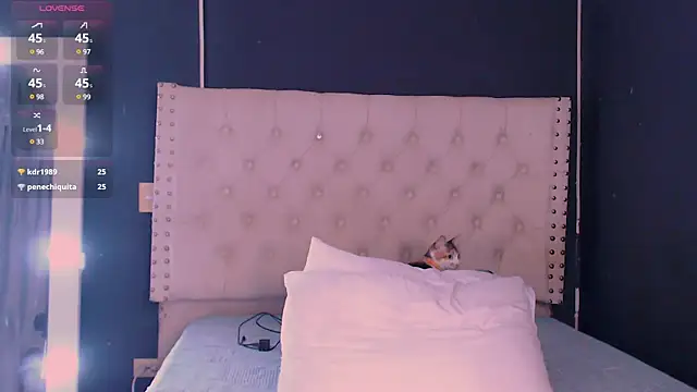 valen thompson online show from January 2025 12:52:02 AM