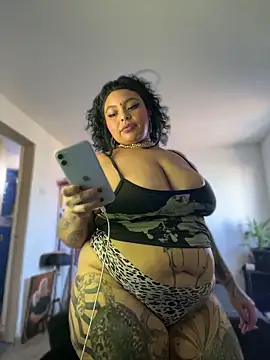 PrincessLauren420 online show from May 2026 09:30:01 PM