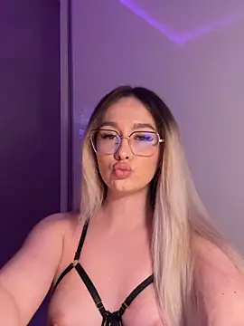 mollyxxx online show from March 2026 03:32:01 AM