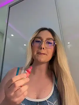mollyxxx online show from May 2026 02:42:02 AM