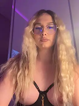 mollyxxx online show from May 2026 11:42:01 PM