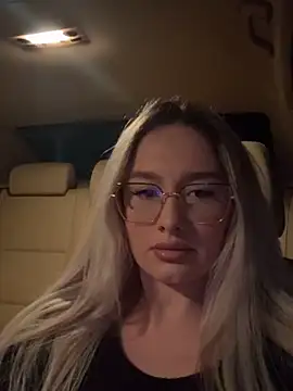 mollyxxx online show from April 2026 11:44:01 PM