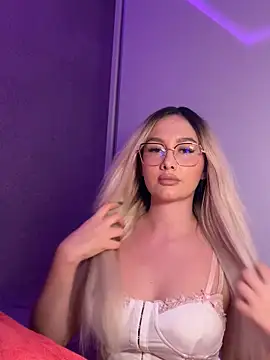 mollyxxx online show from November 2025 02:48:02 AM