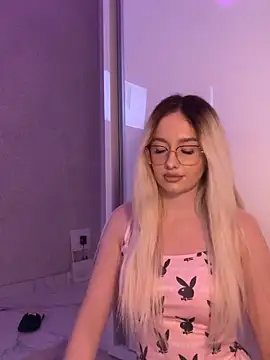 mollyxxx online show from November 2025 12:49:01 PM