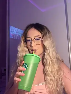 mollyxxx online show from February 2026 03:04:02 AM