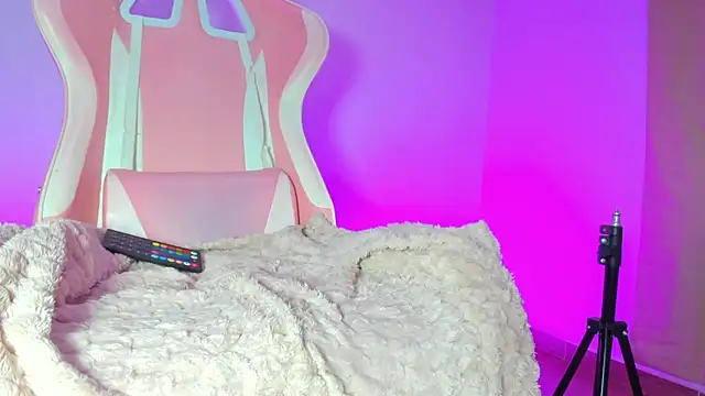 KataFerreira777 online show from April 2026 10:39:02 PM