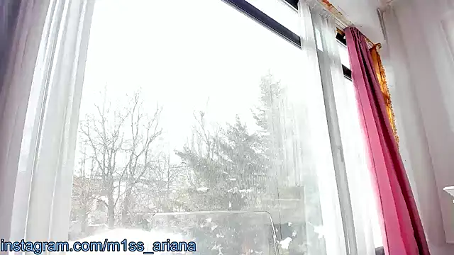 Snapshot of Miss_Ariana_ chatting on February 2025 11:24:02 AM Miss Ariana  online show from February 2025 11:24:02 AM