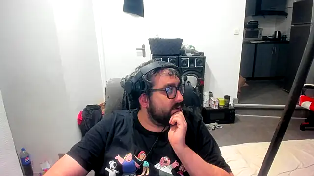 Snapshot of bears549a chatting on November 2025 07:17:02 PM bears549a online show from November 2025 07:17:02 PM