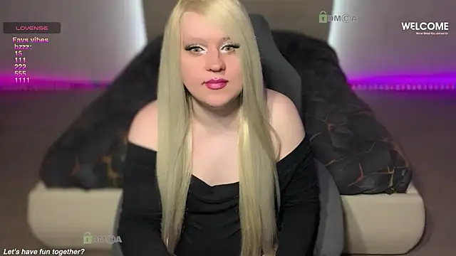 camsmiley online show from May 2026 09:43:02 PM