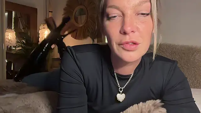 cyberchickie maria online show from January 2025 08:51:01 PM