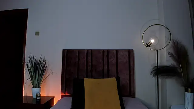 JupiteFox online show from May 2026 11:52:02 PM