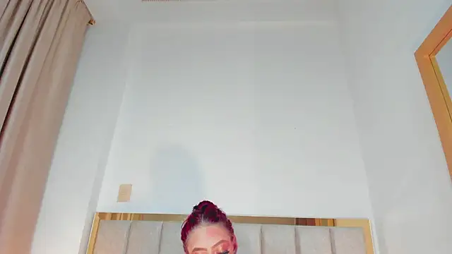 JupiteFox online show from September 2025 01:05:01 AM