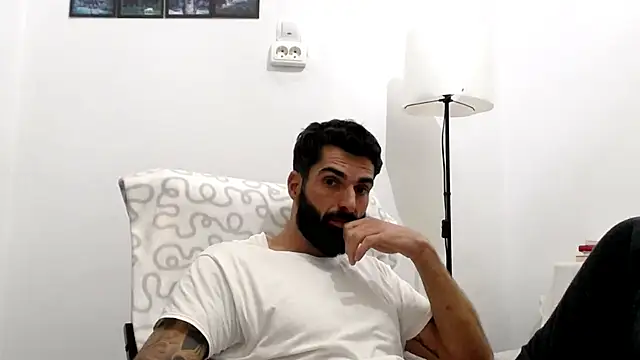 Snapshot of Verycutex chatting on November 2025 11:19:02 PM Verycutex online show from November 2025 11:19:02 PM