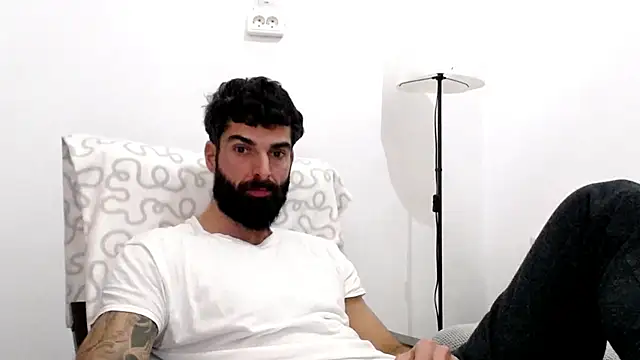 Verycutex online show from December 2025 10:18:01 AM