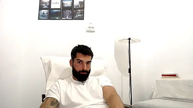 Verycutex online show from October 2025 05:34:02 PM