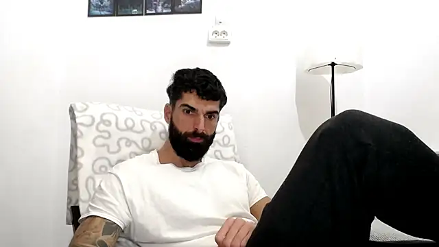 Snapshot of Verycutex chatting on November 2025 08:58:02 AM Verycutex online show from November 2025 08:58:02 AM