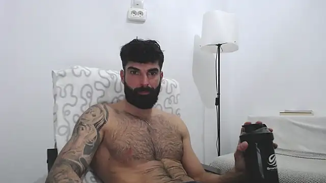 Verycutex online show from February 2025 05:42:02 PM