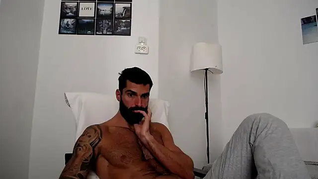 Verycutex online show from September 2025 08:43:01 AM