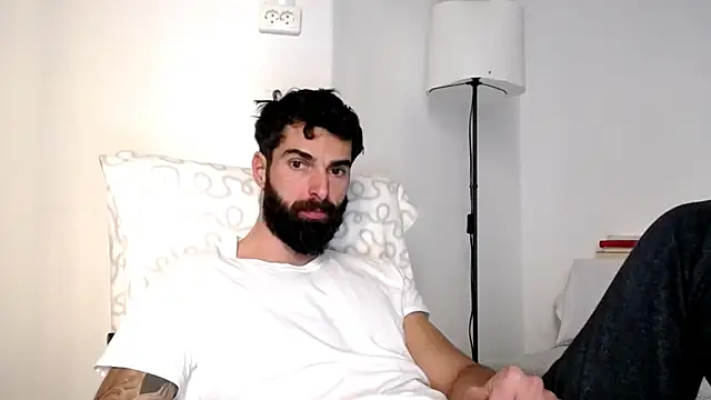 Verycutex online show from December 2025 10:06:01 AM