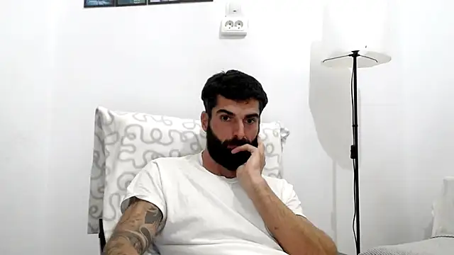 Snapshot of Verycutex chatting on November 2025 05:50:01 PM Verycutex online show from November 2025 05:50:01 PM