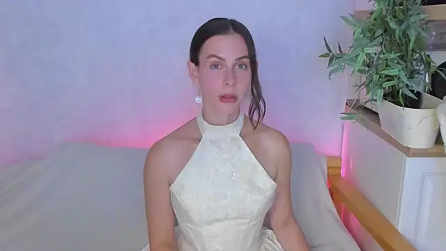 Teresa Hardly online show from September 2025 07:43:02 PM