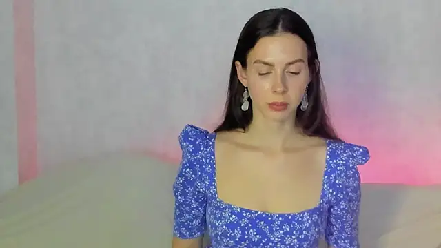 Teresa Hardly online show from November 2025 08:24:02 PM