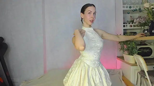 Teresa Hardly online show from November 2025 08:45:01 PM