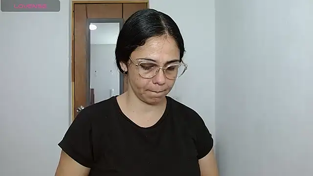 selena ferri online show from April 2026 01:01:01 AM