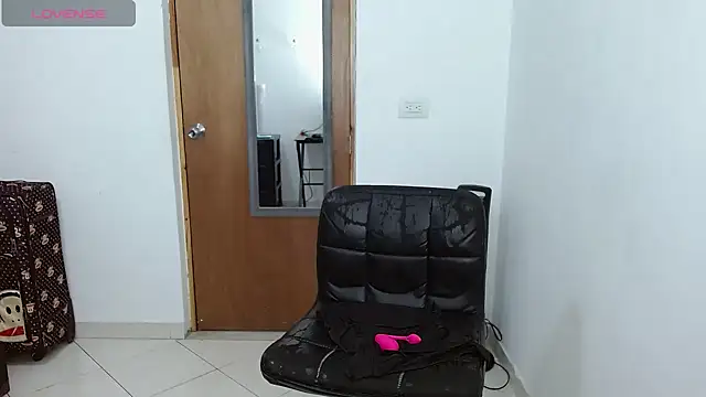 selena ferri online show from April 2026 10:38:02 PM