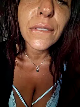 Snapshot of allyson22andy chatting on November 2025 09:42:02 PM allyson22andy online show from November 2025 09:42:02 PM