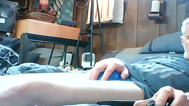 Makowboy online show from April 2026 07:54:02 PM