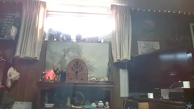 Makowboy online show from May 2026 04:04:02 PM