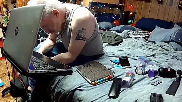 Makowboy online show from December 2025 11:27:02 PM