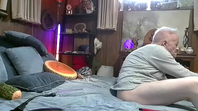 Makowboy online show from April 2026 04:35:01 PM
