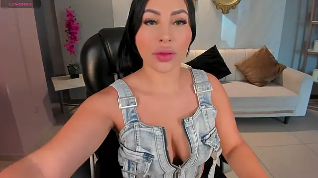 MiaRoberts1 online show from April 2026 12:11:01 PM