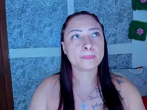 julybravo online show from November 2025 10:13:02 PM