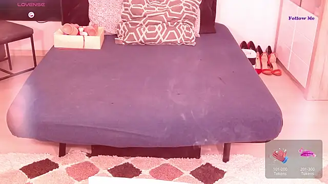 Alenny11 online show from December 2025 04:17:01 AM