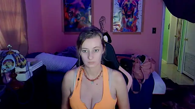 Snapshot of AsiaGoesPro chatting on December 2025 01:43:02 PM AsiaGoesPro online show from December 2025 01:43:02 PM