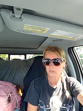 Snapshot of AsiaGoesPro chatting on December 2025 06:01:02 PM AsiaGoesPro online show from December 2025 06:01:02 PM