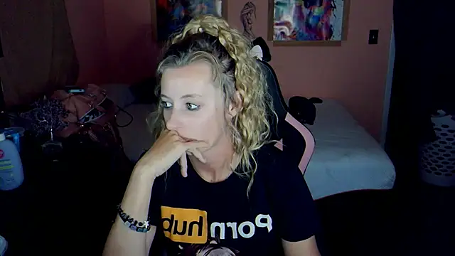 AsiaGoesPro online show from December 2025 08:27:02 AM